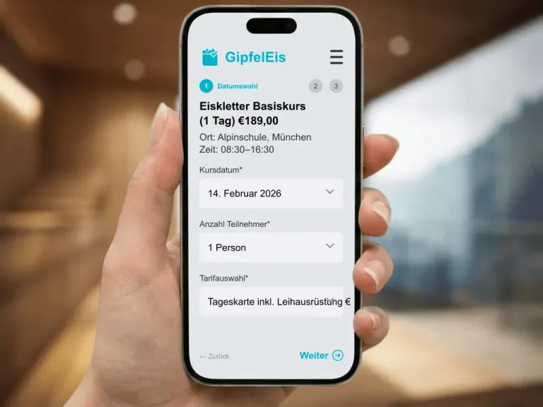 Eiskletterer beim Setzen von Eisschrauben am gefrorenen Wasserfall mit Steigeisen und Eisgeräten Ausrüstung