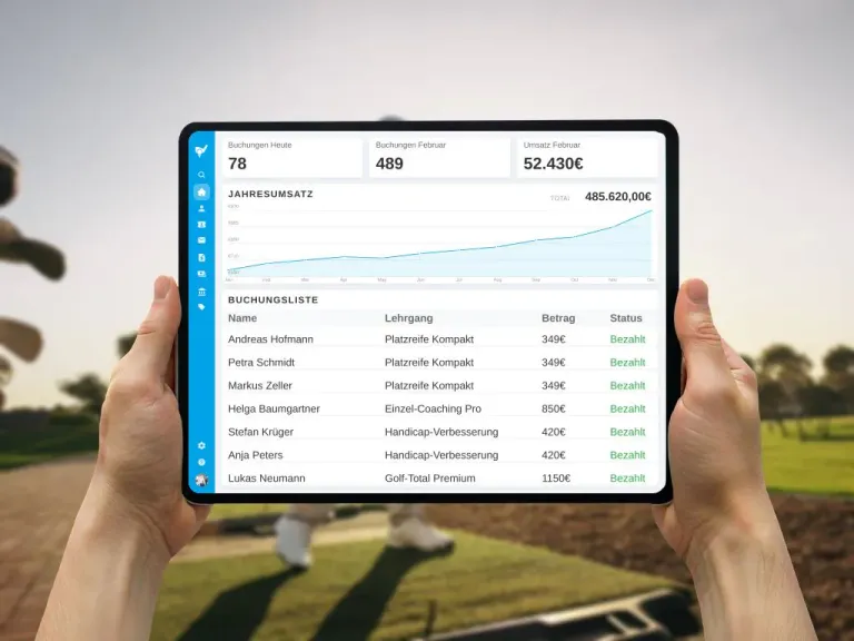 Tablet mit Butlerapp-Dashboard für Kursbuchungen und Zahlungen auf einer Driving Range